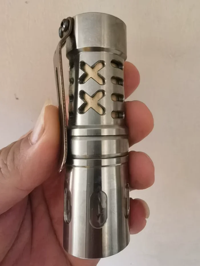 USED EDC Maeerxu DF03 Titanium Natural Color Strong Light Outdoor Tools Torch Lamp decompression toy