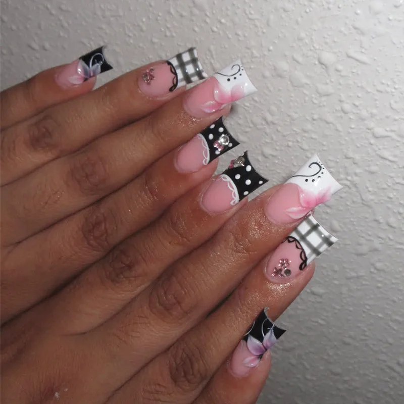 24Pcs Simple French with Plaid Nails Sets Press on Black Polka Dot Design Tips Flower Diamond False Nails Square Shape Fake Nail
