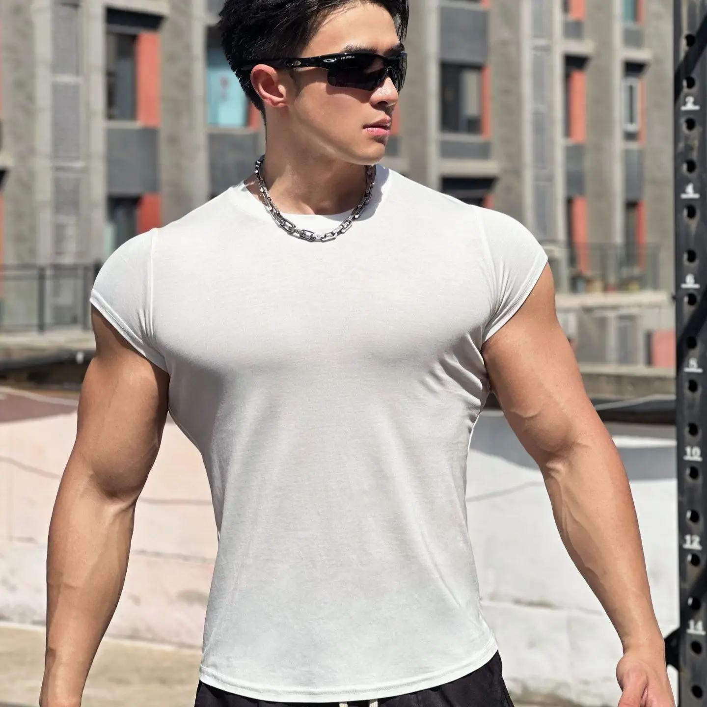 Men's New American-style Muscular-fit Half-tight Fitness T-shirt for Basketball & Running