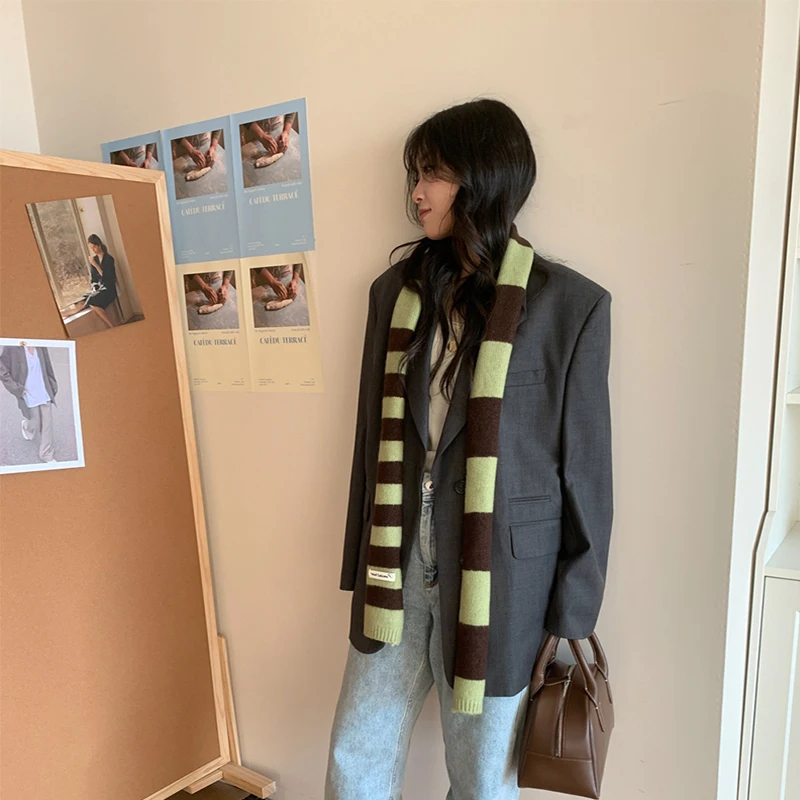 Sciarpa stretta a righe lunghe colorate da donna, leggera, per tutti gli abbinamenti, accessorio di design alla moda, sciarpa decorativa per ragazza calda autunno inverno