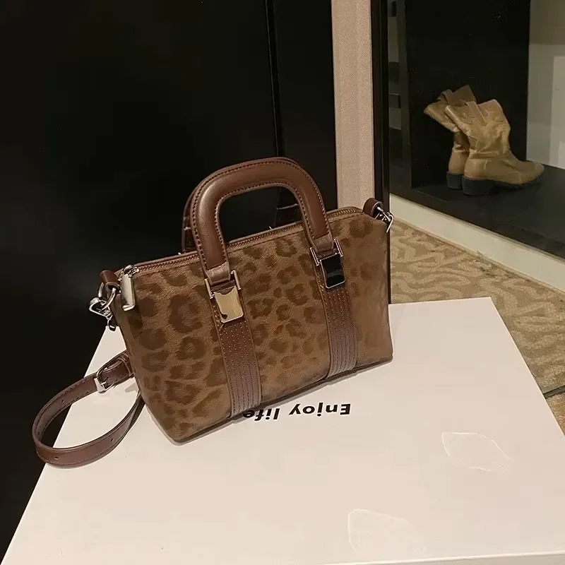 Fashion Leopard Faux Suede Handbags Sense of Luxury Personality Super Cool 2025 Hot Trendy Shoulder and Crossbody Bags for Women