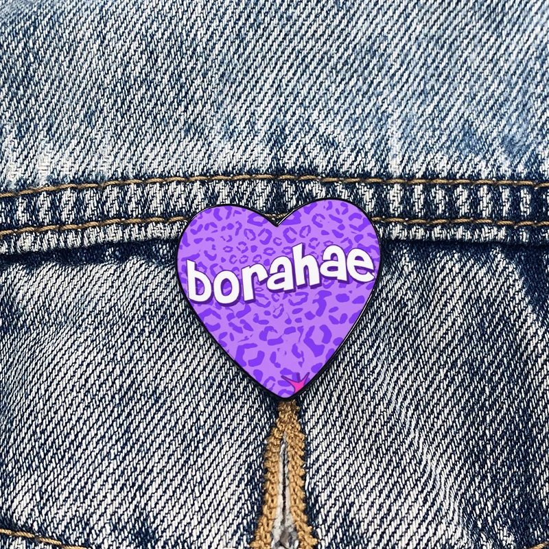 Sexy Butts booty-ful asexual Heart shaped Pin Funny vintage Brooches Shirt Lapel teacher Bag Cute Badge Cartoon pins for women