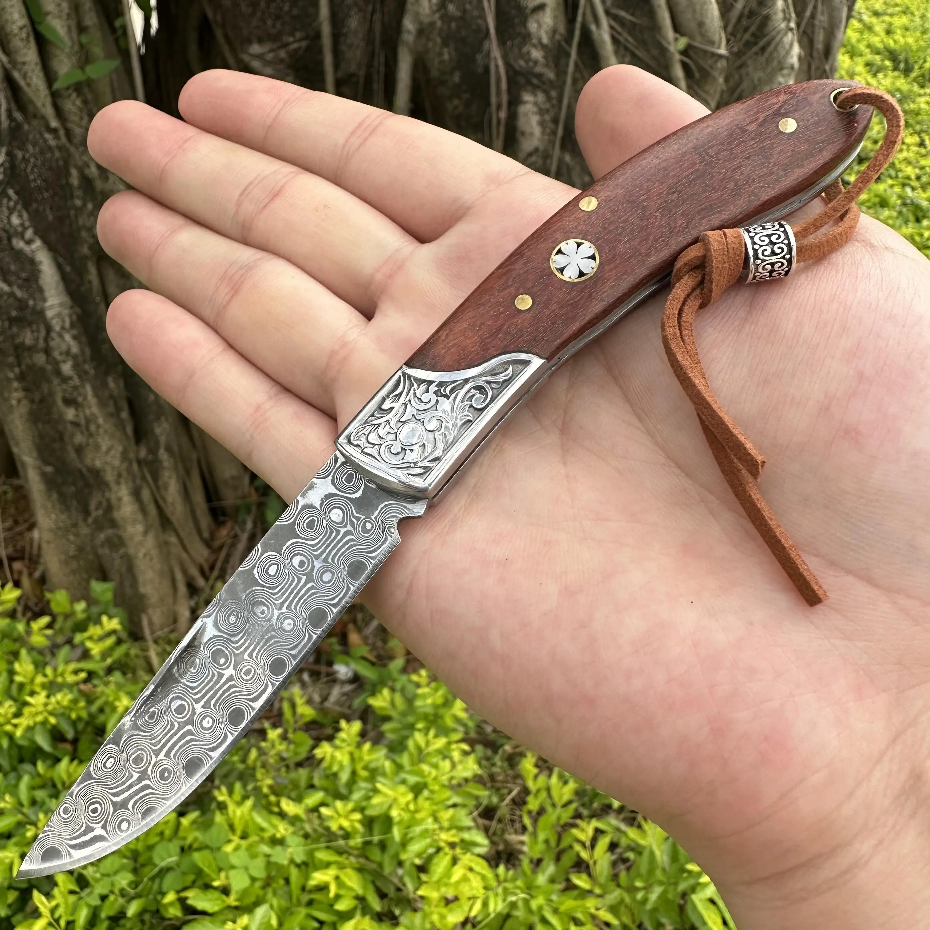 Topwell Handmade Forged Vg10 Blade Damascus Pocket Folding Knife Beef Bone/Resin/Rosewood Handle Collection Portable EDC Outdoor