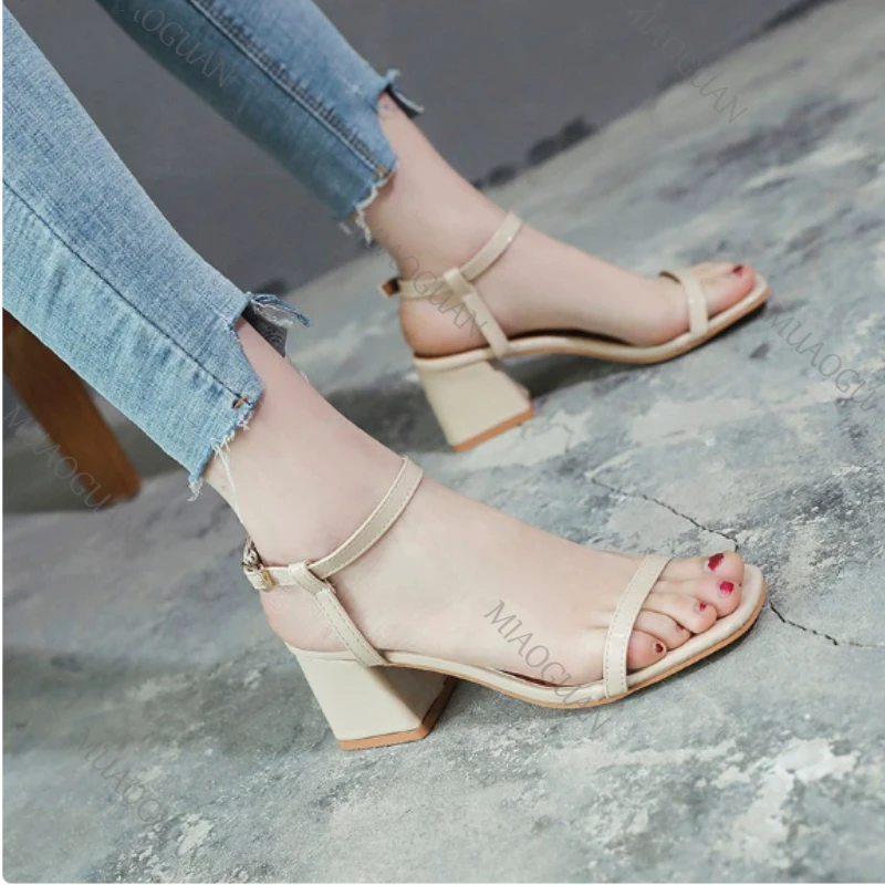 Open-toe Sandals Women 2026 Summer New Buckle Fashion Solid Color Female Shoes Temperament Chunky High Heel Sandalias Mujer
