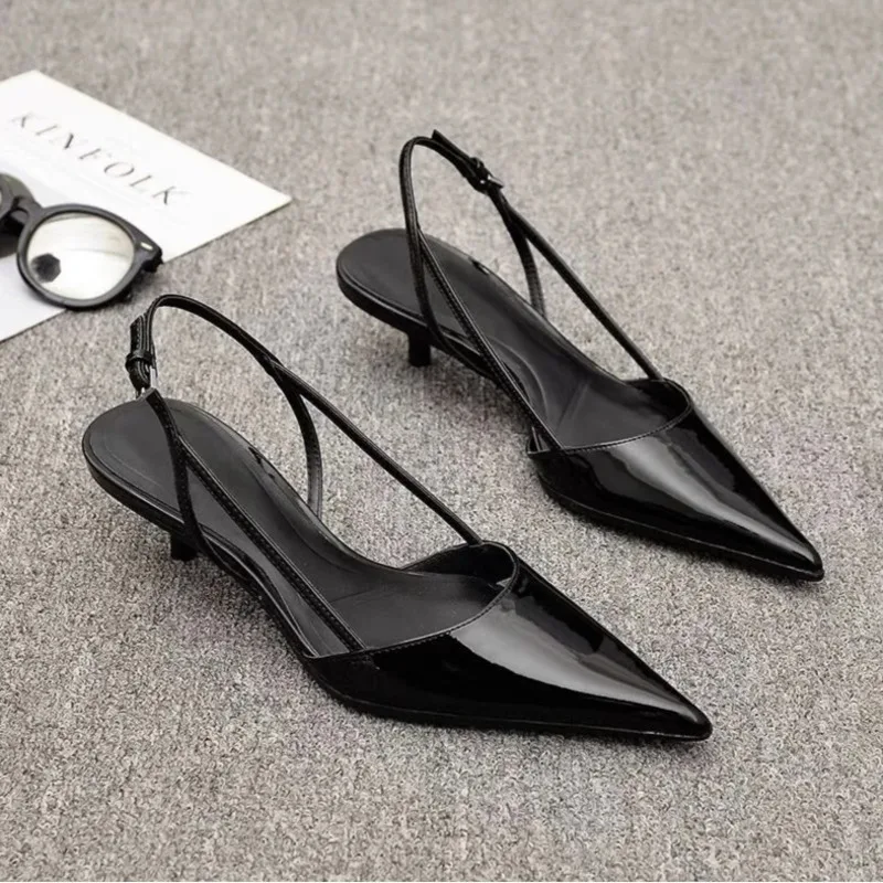 

Женская обувь, сандалии на каблуке с острым носком, новинка 2025, модельные вечерние модные летние тапочки, новые прогулочные шлепанцы, туфли-лодочки, шлепанцы