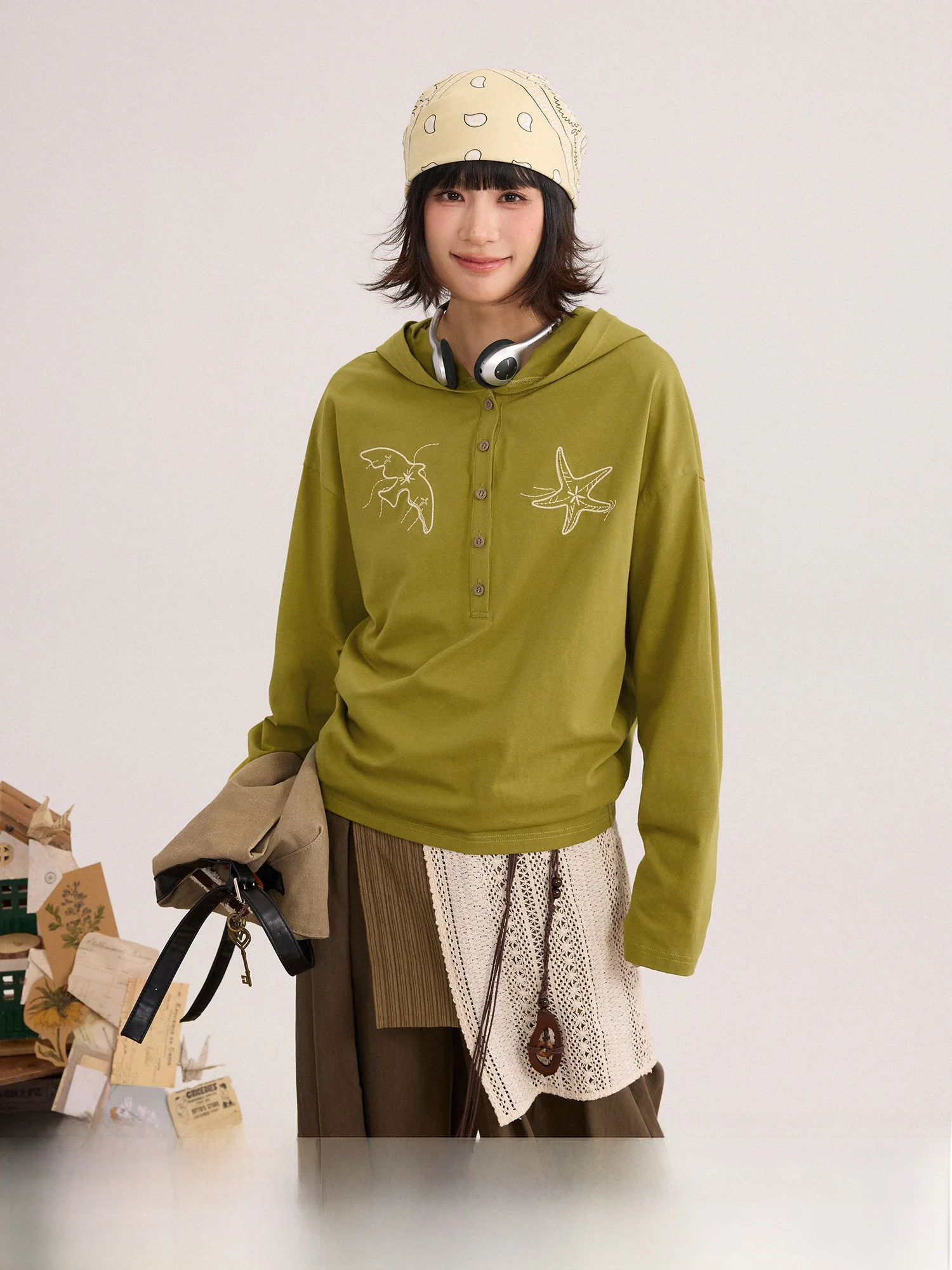 

Hand-Painted Embroidered Hooded V-Neck Casual Thin Sweatshirt Spring Season Ladies Loose Fit Long Sleeve Cotton Polyester Blend