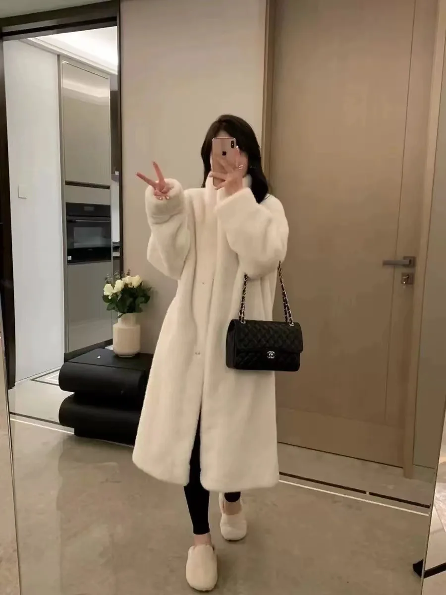 เสื้อโค้ทขนเฟอร์เทียมแบบยาวสำหรับผู้หญิง เสื้อโค้ทผู้หญิงแบบพับปกตัดด้วยมือ งานถักสำหรับเจ้าสาว สวมใส่สบาย หรูหรา คลาสสิก ทรงแม็กซี่ คอวี ผูกเชือก ทรงพอง