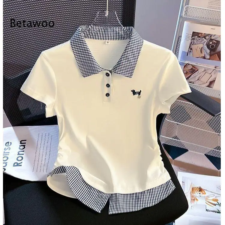 Women Polo Collar Short Sleeve T Shirt Plaid Splicing Puppy Embroidery Side Ruched Curved Hem Casual Cropped Top