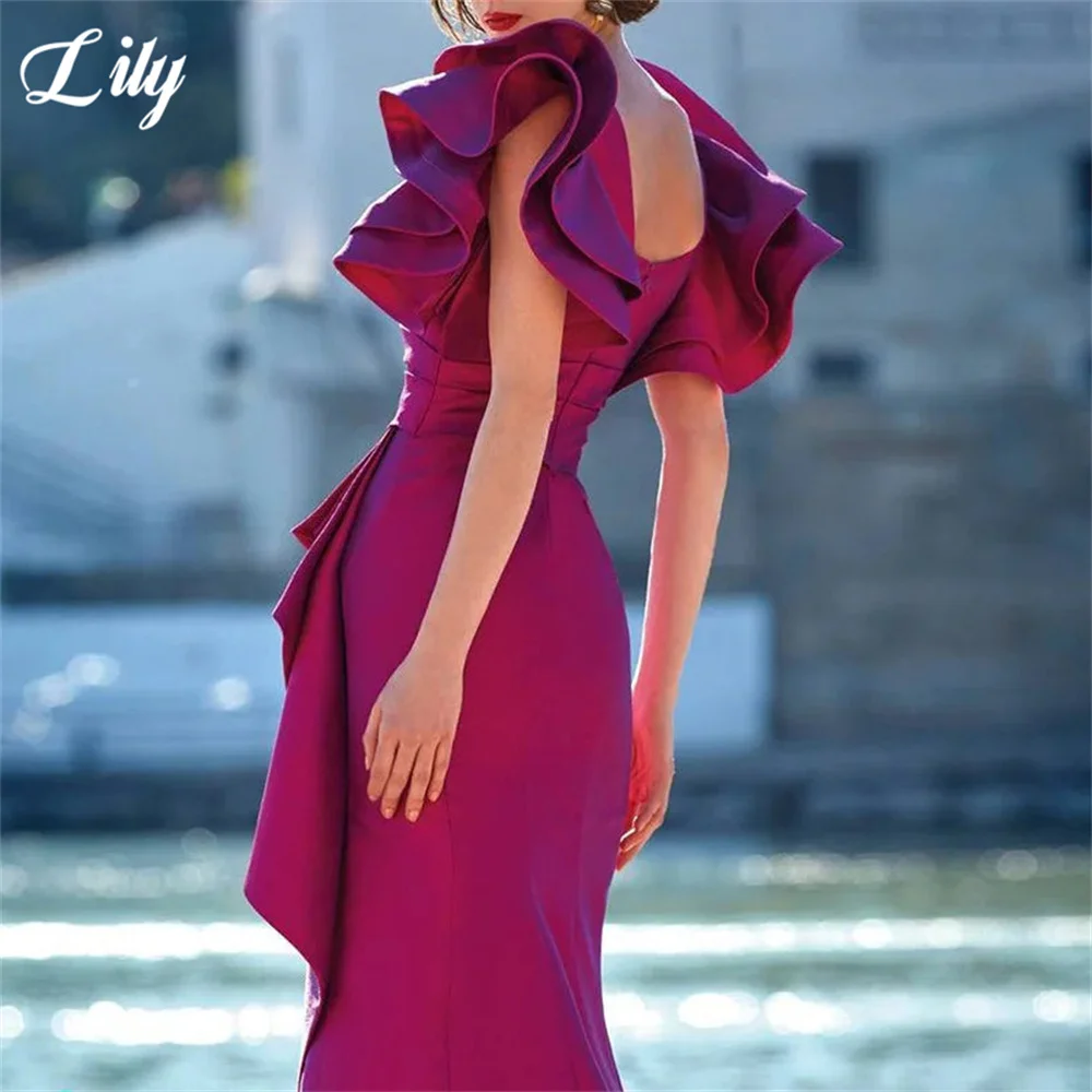 

Lily Fuchsia Formal Gown Deep V - Neckline Prom Dresses with Ruffled Shoulder Accents and Sexy Side Split Trumpet Customized