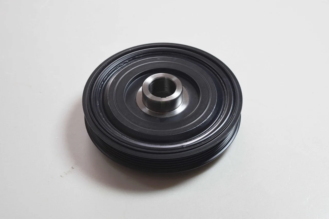 Applicable to Mercedes-Benz W177W247 crankshaft wheel 2820350900 2820530700 2820530500