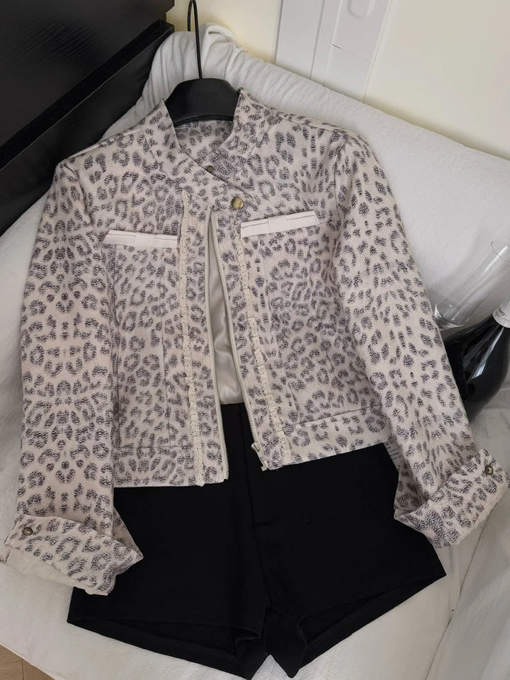 

Ограниченная серия, женский топ с леопардовым принтом и воротником-стойкой, свободный утягивающий топ, осенний модный повседневный костюм с дистанционным управлением