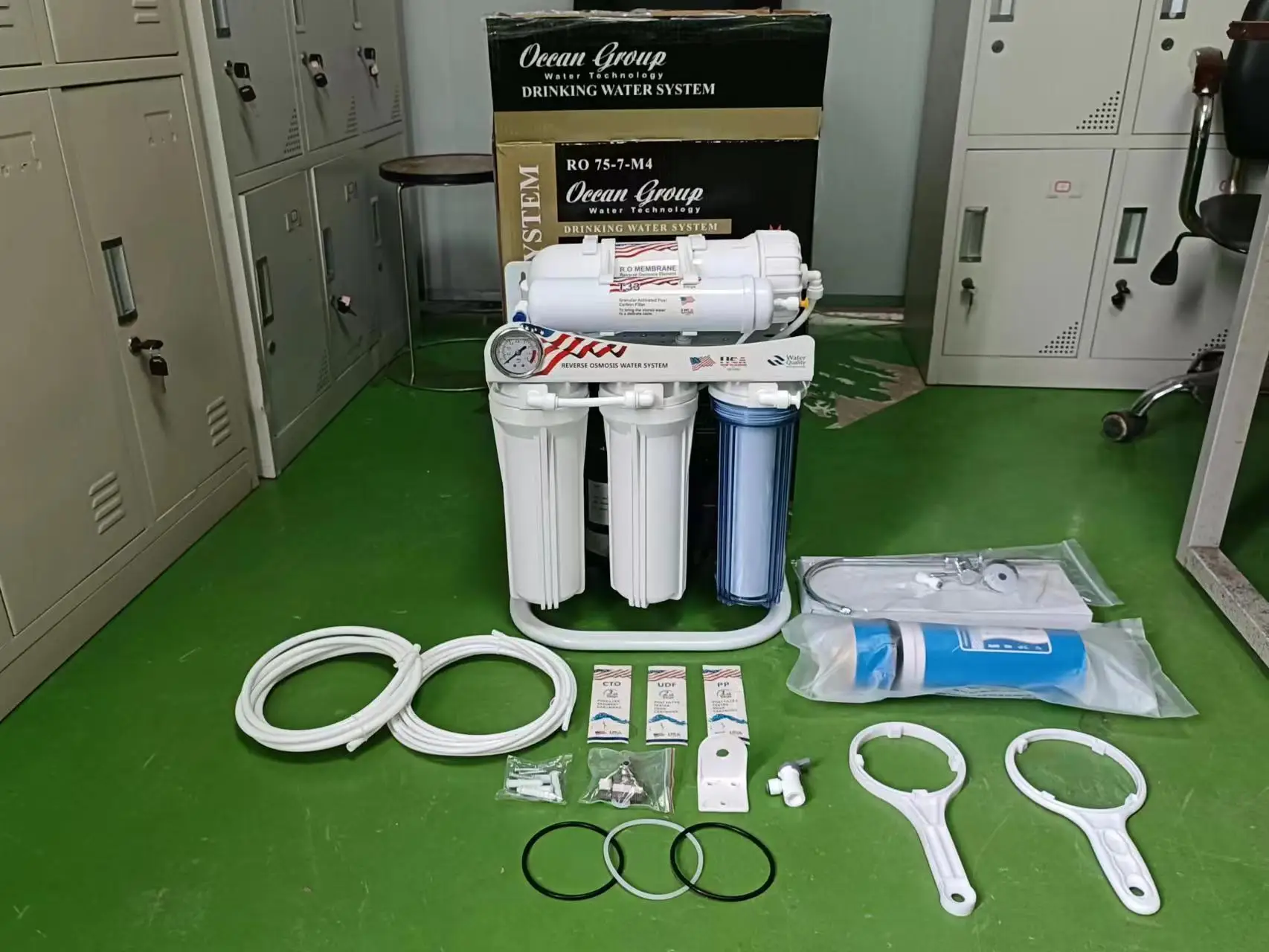 تايوان نوع 5 مراحل 6 مراحل أنظمة الموردين التناضح العكسي آلة تصفية المياه التجارية الاستخدام المنزلي RO الشرب 75GPD