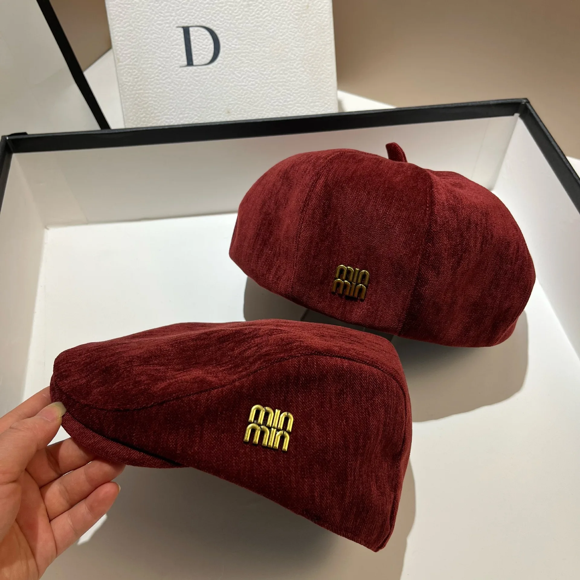 

​2025 New Women's Vintage Beret - Burgundy Newsboy Cap, Japanese Style Octagon Design, Face Slimming Soft Hat​