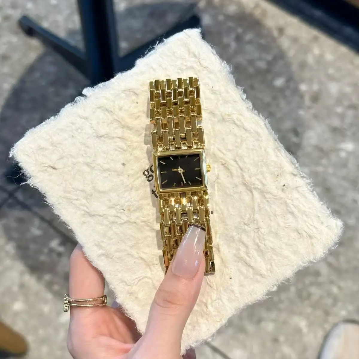 Women Men Quartz Watch Crystal Diamond Gold Hot Sale Luxury Luxury Model Box Watch Remover Ion Plating