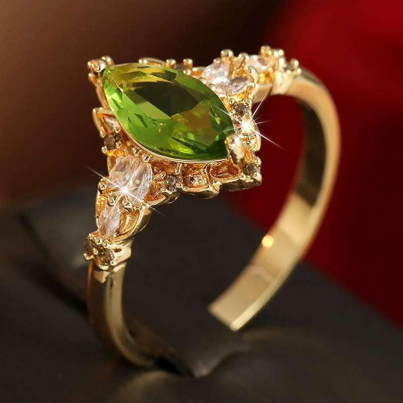 Women's Luxurious Eternal Ring Inlay Vintage Horse Eye Synthetic Zircon Golden Plated Ring Banquet Dinner Jewelry