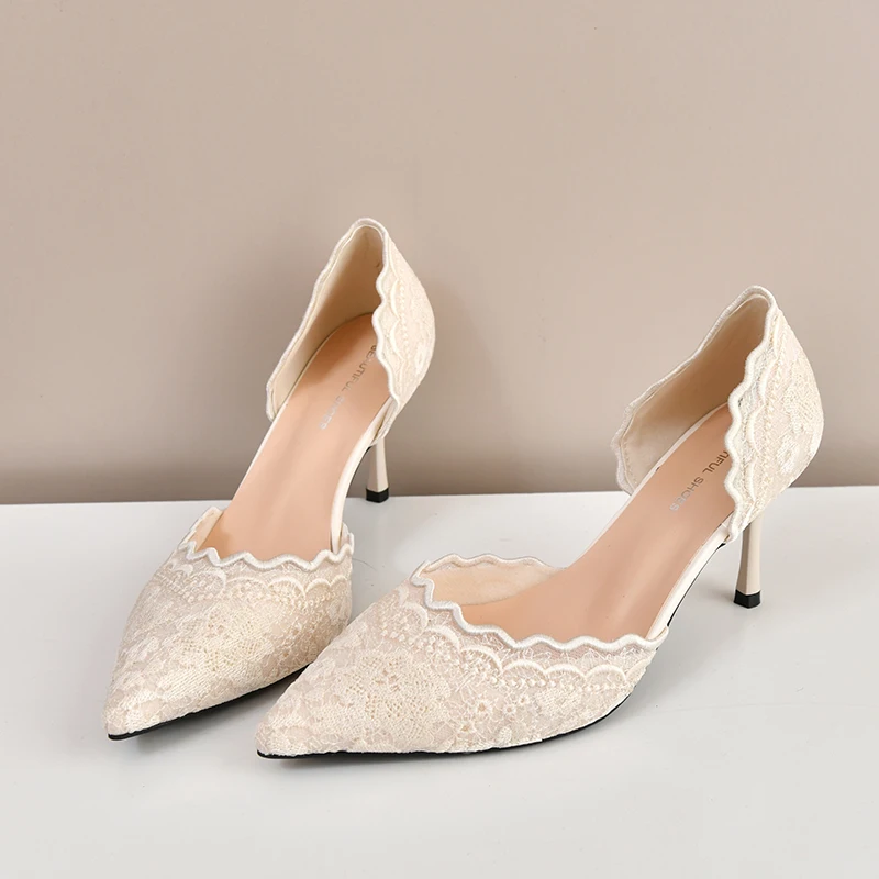Escarpins à bout pointu en dentelle pour femme, nouvelle collection 2026, magnifiques chaussures à talon aiguille ajourées style français