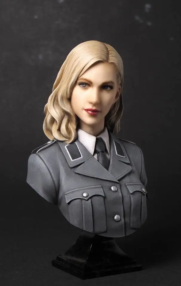 1:10 Scale Die-cast Resin Figure Model Assembly Kit Resin Bust Resin Female Officer Model Toy Statue