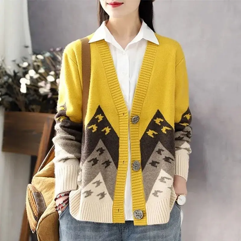 2023 New Autumn and Winter Retro Art Casual Loose Super Oversized V-neck Printed Long Sleeve Versatile Knitted Sweater Cardigan