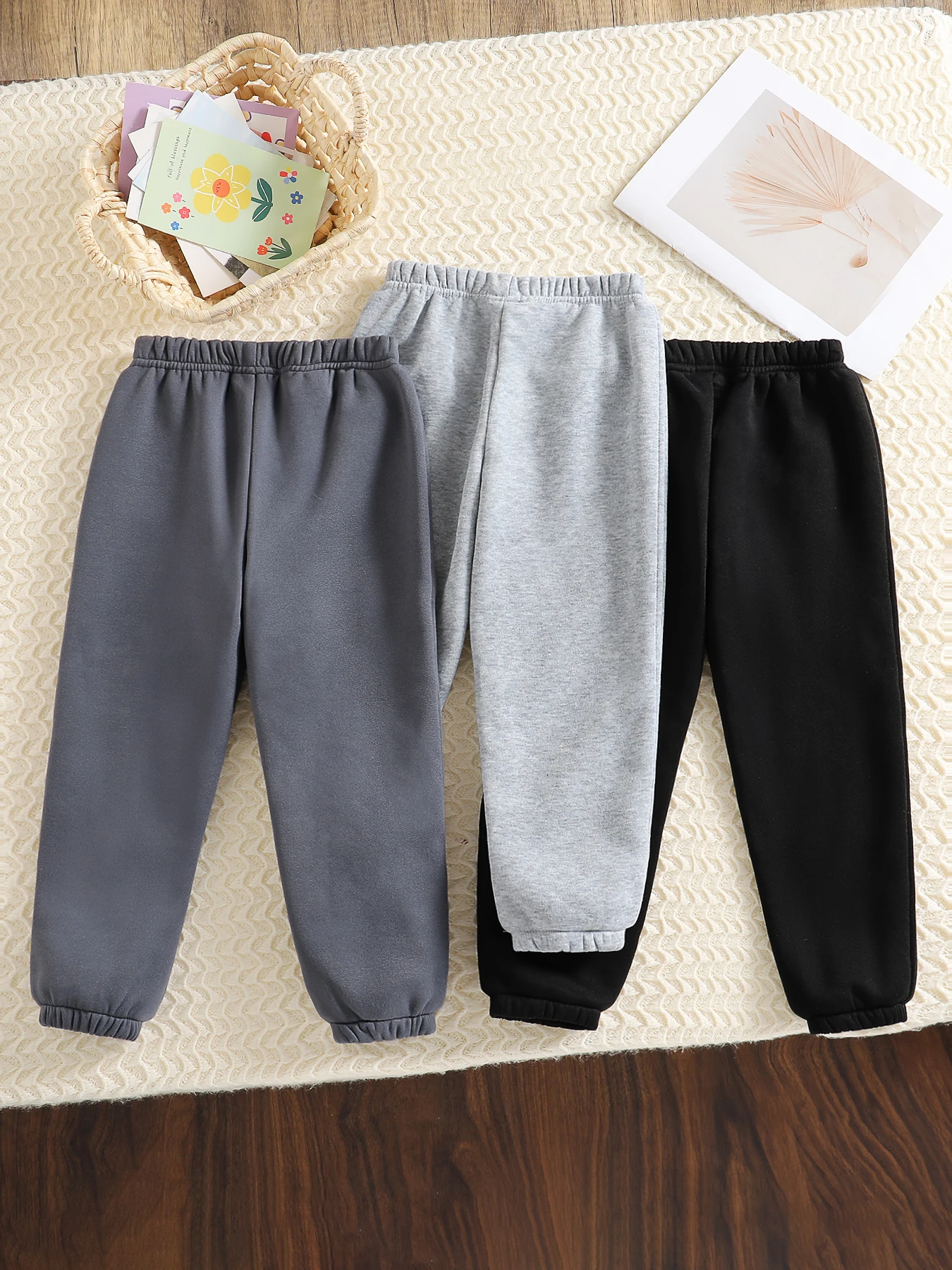 Four seasons children's fashion casual sports pants Boys jogging pants 3 pairs of solid color casual pants outdoor sports pants