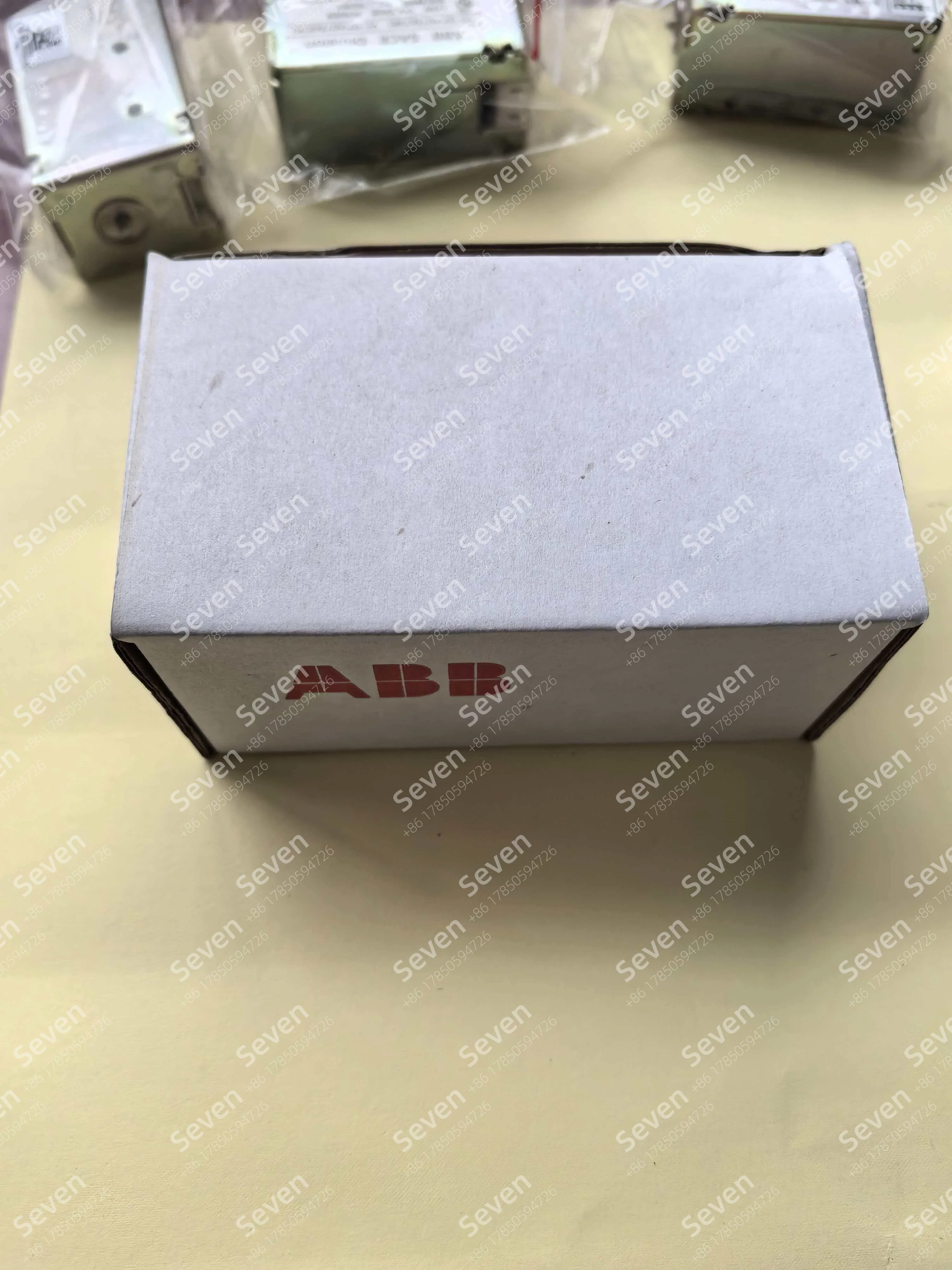 YO E1.2..E6.2 - 220-240 VAC/DC 1SDA073674R1 24V 200V  1SDA073687R1 24V 200V Shunt trip unit