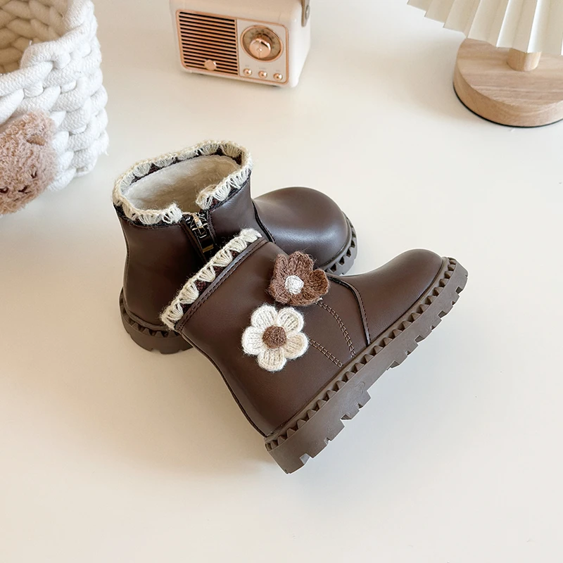 شتاء جديد بنات موضة حذاء من الجلد زهرة حلوة الأميرة السببية للأطفال القطن الأحذية حفل زفاف أطفال أحذية قصيرة أفخم