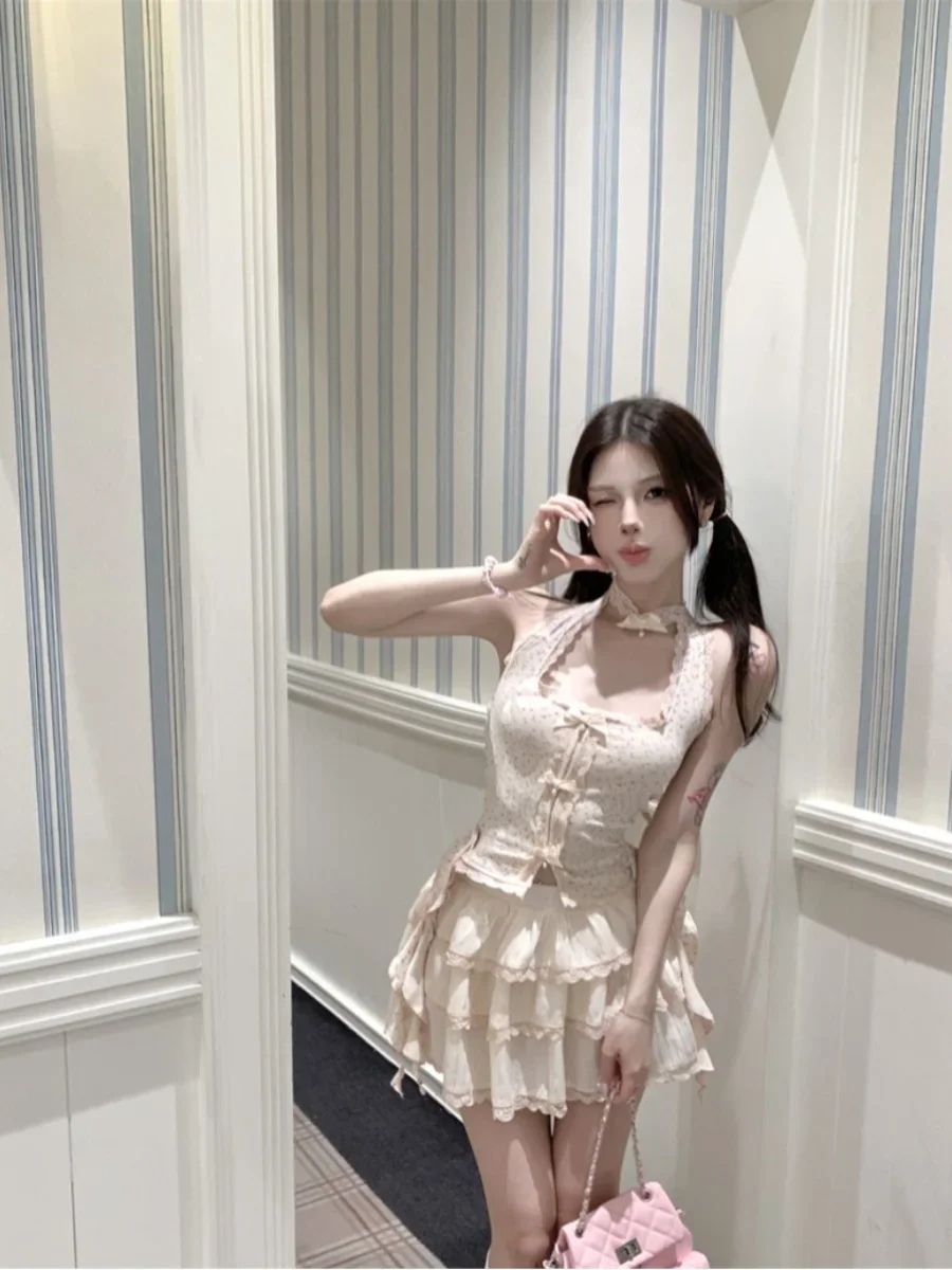 

Hot Sweet Girls Summer New Two Piece Skirt Sets Sexy Mature Floral Printed Slim Vest Tops + High Waist A Line Mini Skirt Outfit