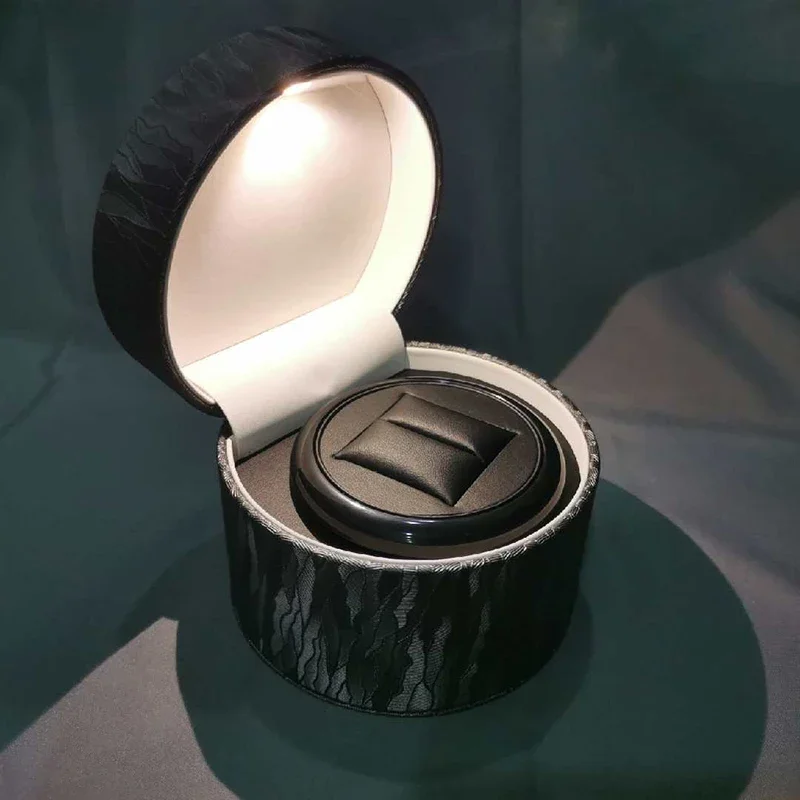 

Lbarley Luxury Rotating Ring Box Display Stand with White LED Light Wedding Rings Box Professional Diamond Ring Displays Jewelry