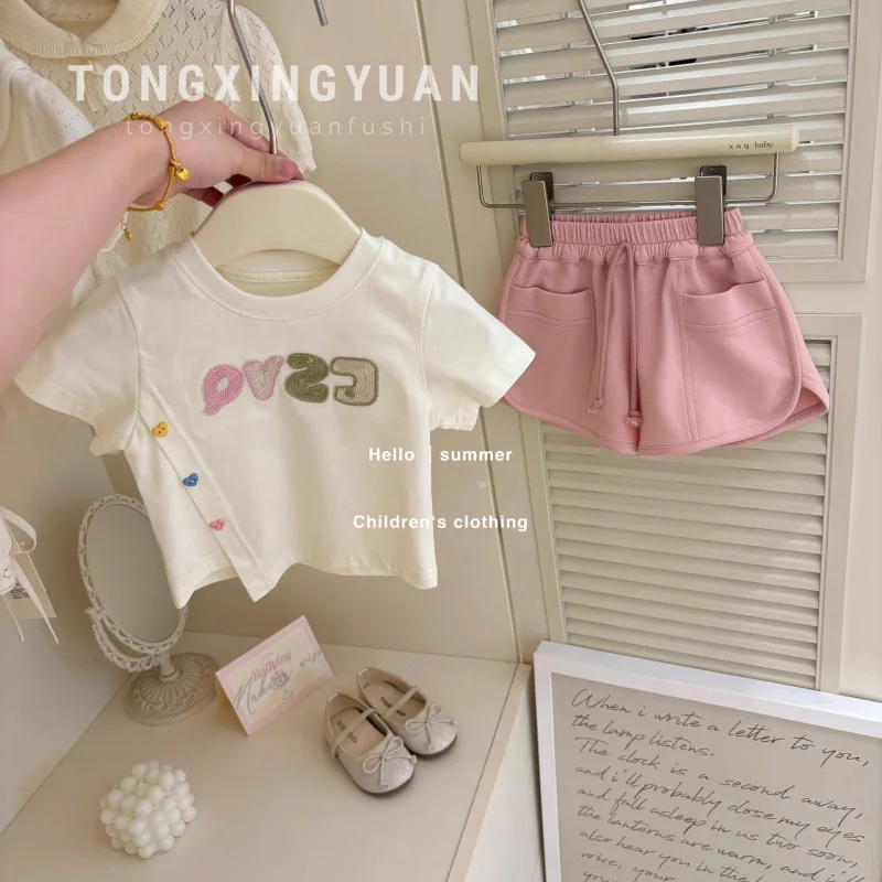 

Summer New Girls' Fashionable Sports Casual Shoes for ToddlersTTrendy Two-Piece Set with T-Shirt and Shorts