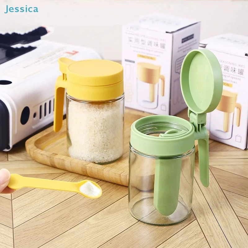 

〔Jessica〕Glass Seasoning Jar with Spoon Holder - Airtight Spice Container with Flip Lid for Kitchen