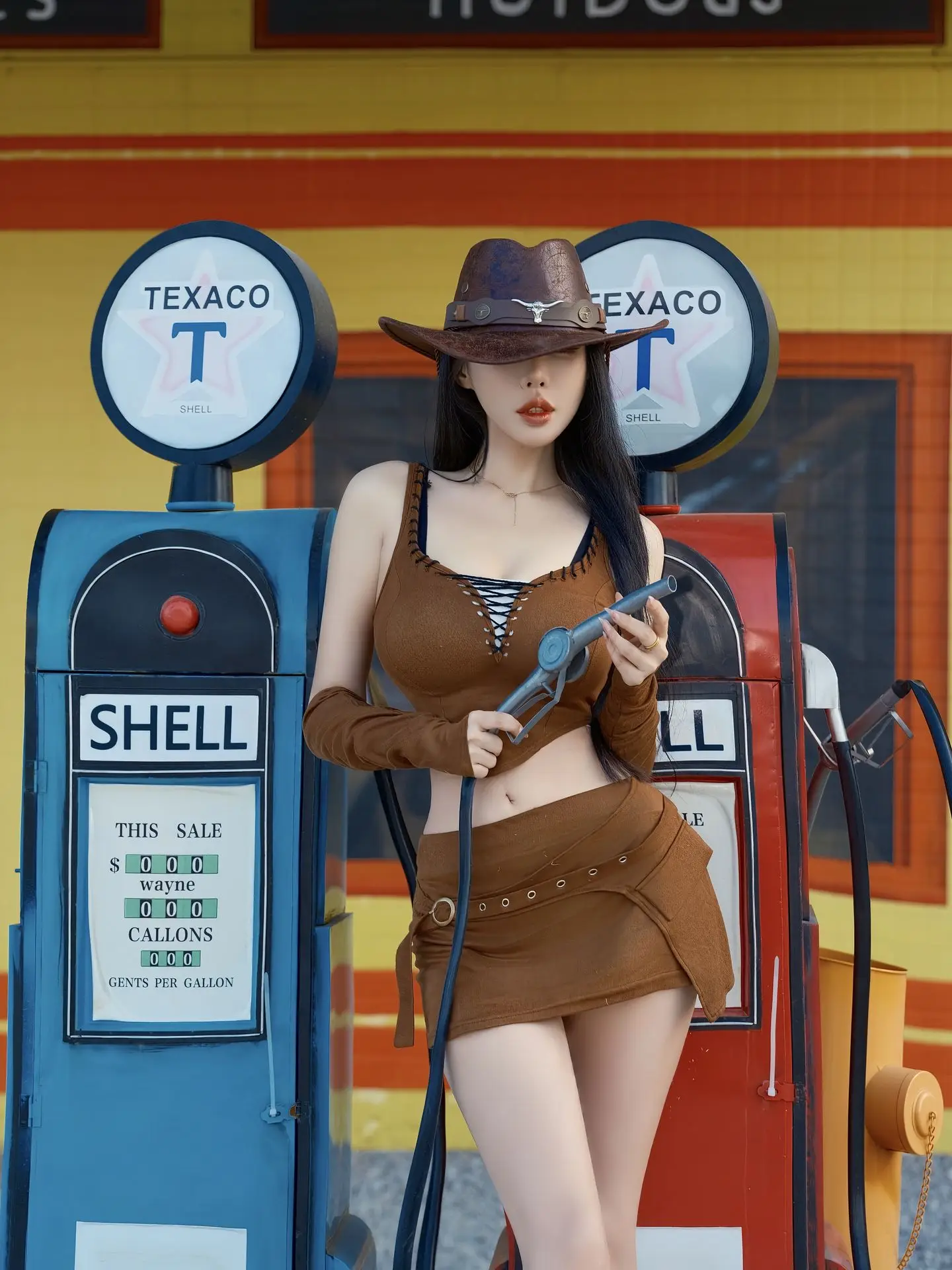 

OUTFlT STUDIO Brown Belted Vest Set Women's Sexy Slimming Two-Piece Summer Faion High Waist orts Strapl Top