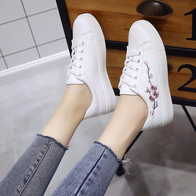 Shoes Women Running Spring Autumn Fashion White Breathable Embroidered Flower Lace-Up Casual Comfort Sneakers Zapatos De Mujer