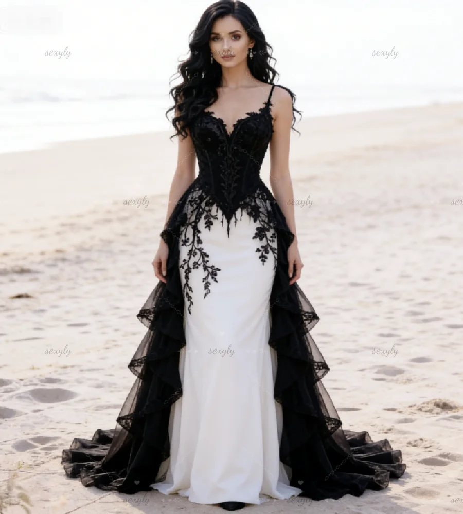 Enchanting Black And White Mermaid Gothic Wedding Dress 2026 Elegant Spaghetti Straps Tiered Tulle Lace Beach Bridal Gowns Ombre
