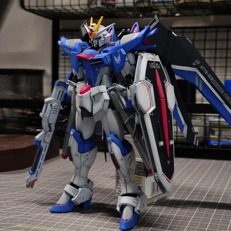 Kit de Modelo de Plástico a Escala 1/144 HG Mecha xfs SEED Rising Freedom, Figura de Acción para Armar, Juguete Coleccionable, Regalo de Cumpleaños para Adultos