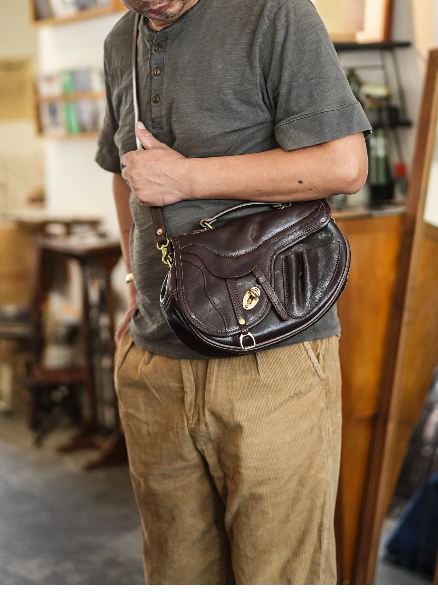 Vintage Designer Handgefertigte Handtasche aus pflanzlich gegerbtem Rindsleder für Damen und Herren, Wochenend-Party Luxus Echtleder Umhängetasche – Detail 3