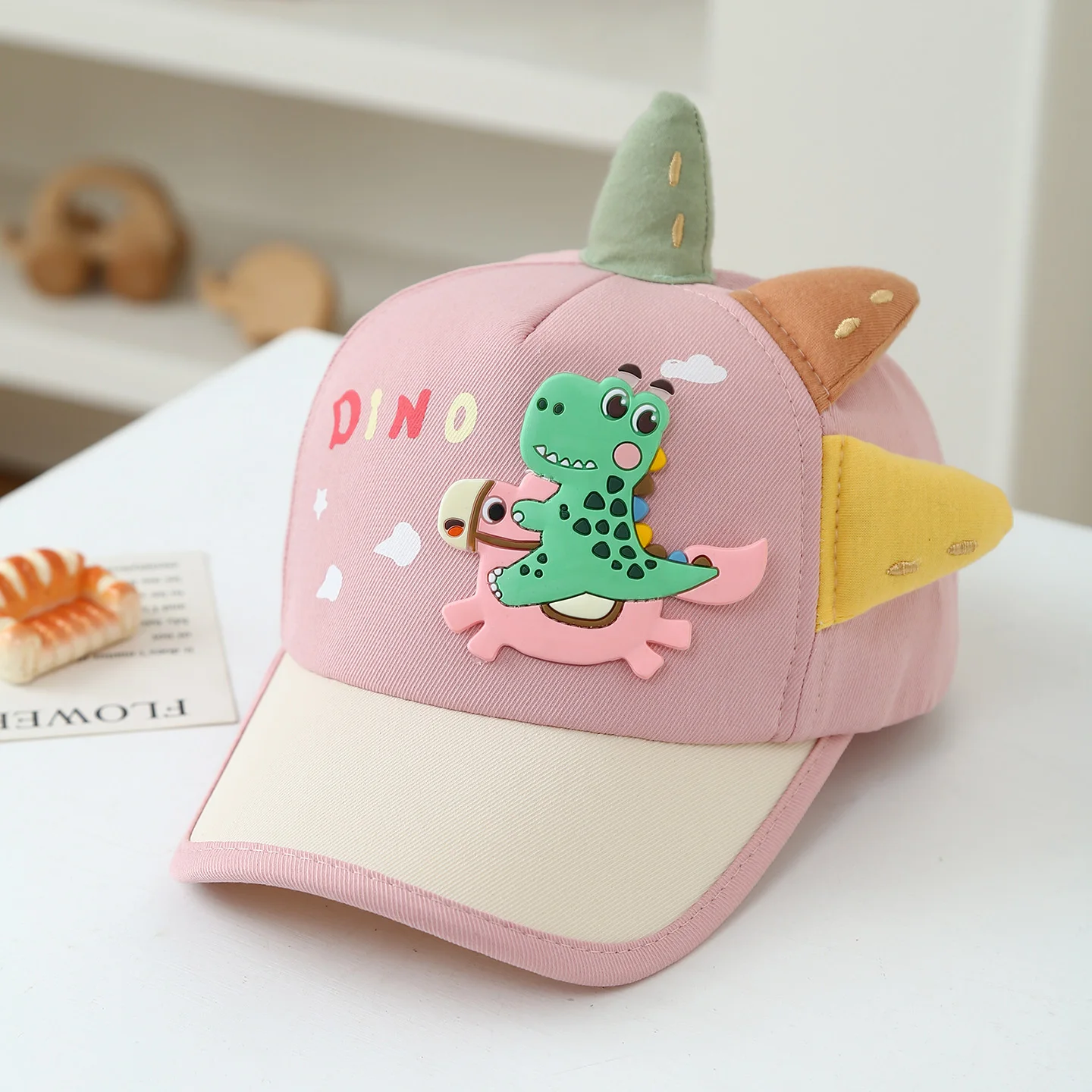 

3D dinosaur-themed children's baseball cap "DINO" with letter print, made of soft cotton fabric, suitable for children aged 3to6