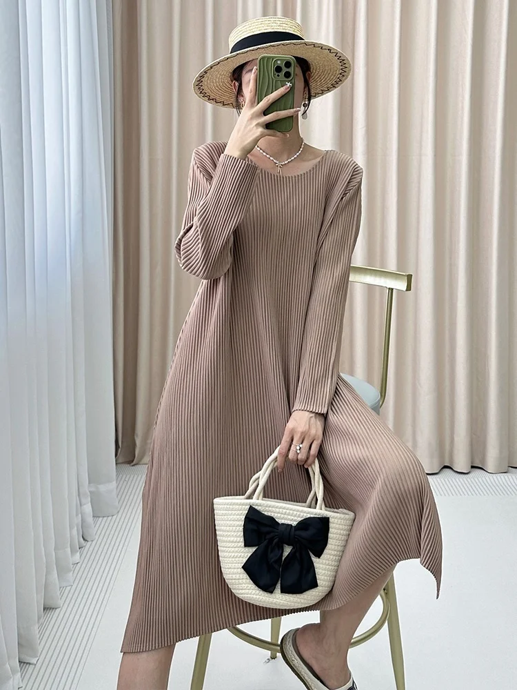 

Women's Mid-Length Dress round Neck Nine-Sleeve Pure Color Autumn New Style Casual Fashion Commute Polyester Fiber Skirt