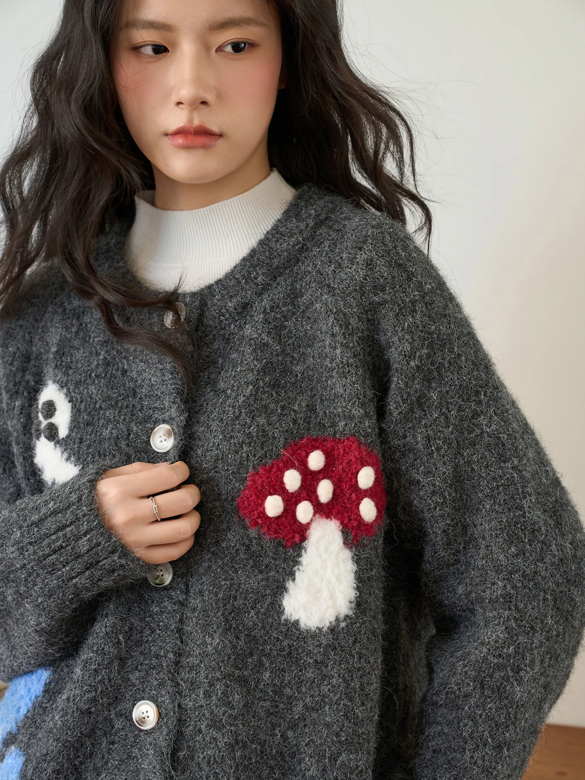 

ay Вязаный длинный светящийся круглый светр Ne, кардиган, женский осенне-зимний корейский слей, мягкий свободный топ, модный полиэстер...