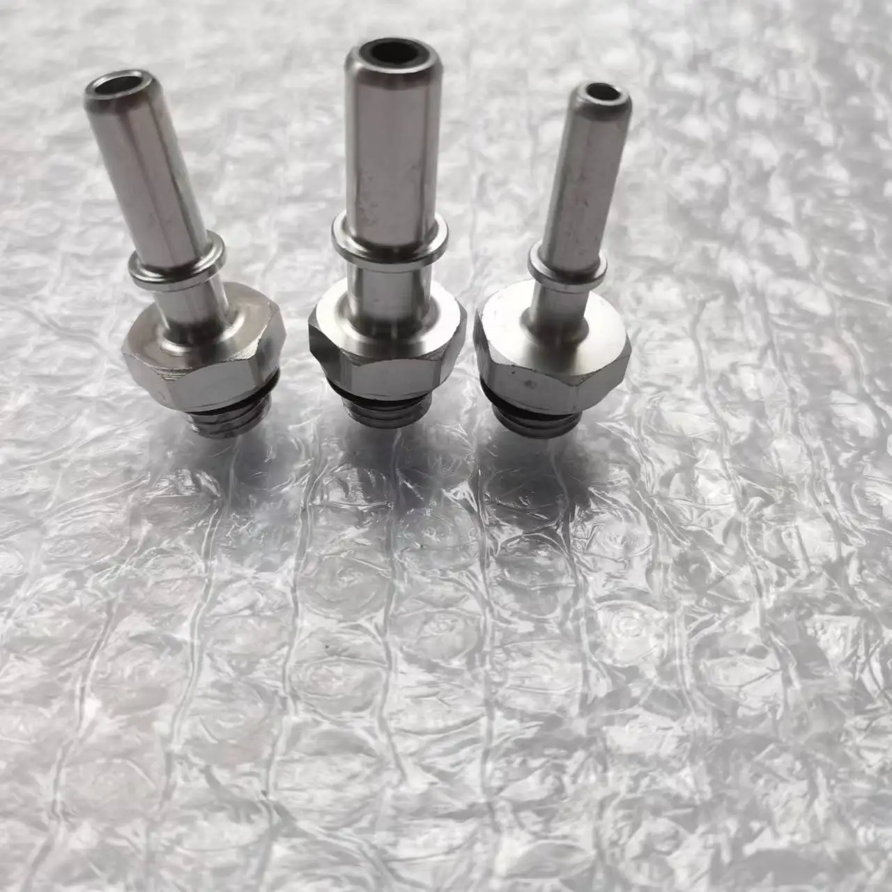 3Pcs/Lot Urea Pump Connector Liquid Return Joint, Spray Joint, Liquid Suction Joint Nozzle 5273338 4931694 For Cummins Emitec