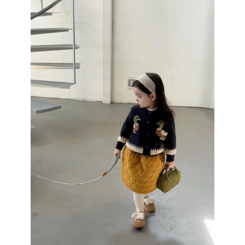 

Girls Winter Sweater25New Cartoon Little Duck Sweater Knitted Cardigan Whitening Cute Coat