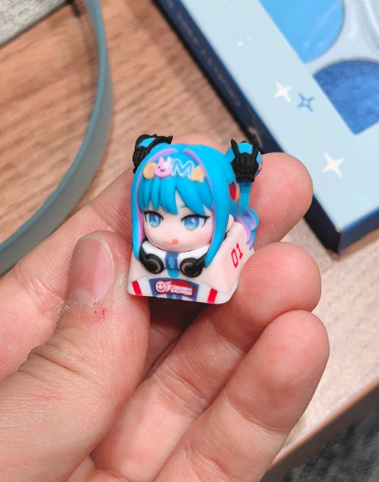アニメ初音ミクキャラクターメカニカルキーボードキャップ-3d-樹脂素材キーキャップファン収集価値のある装飾周辺機器ギフト