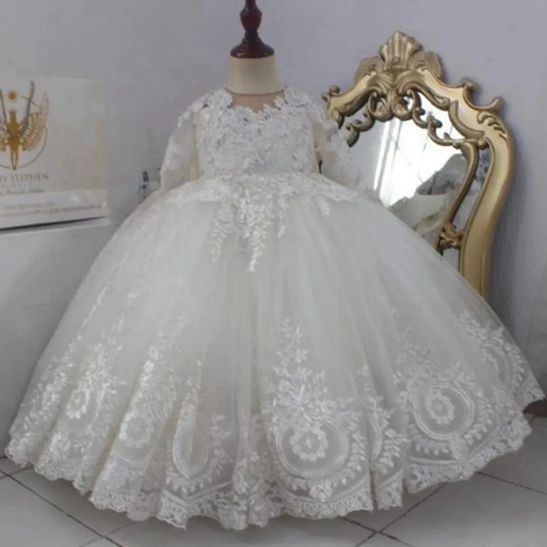 White Flower Girl Dresses Sheer Neck Puffy Pleated Tiered Tulle Ball Gowns for little Girls for Wedding Appliqued Lace Beaded