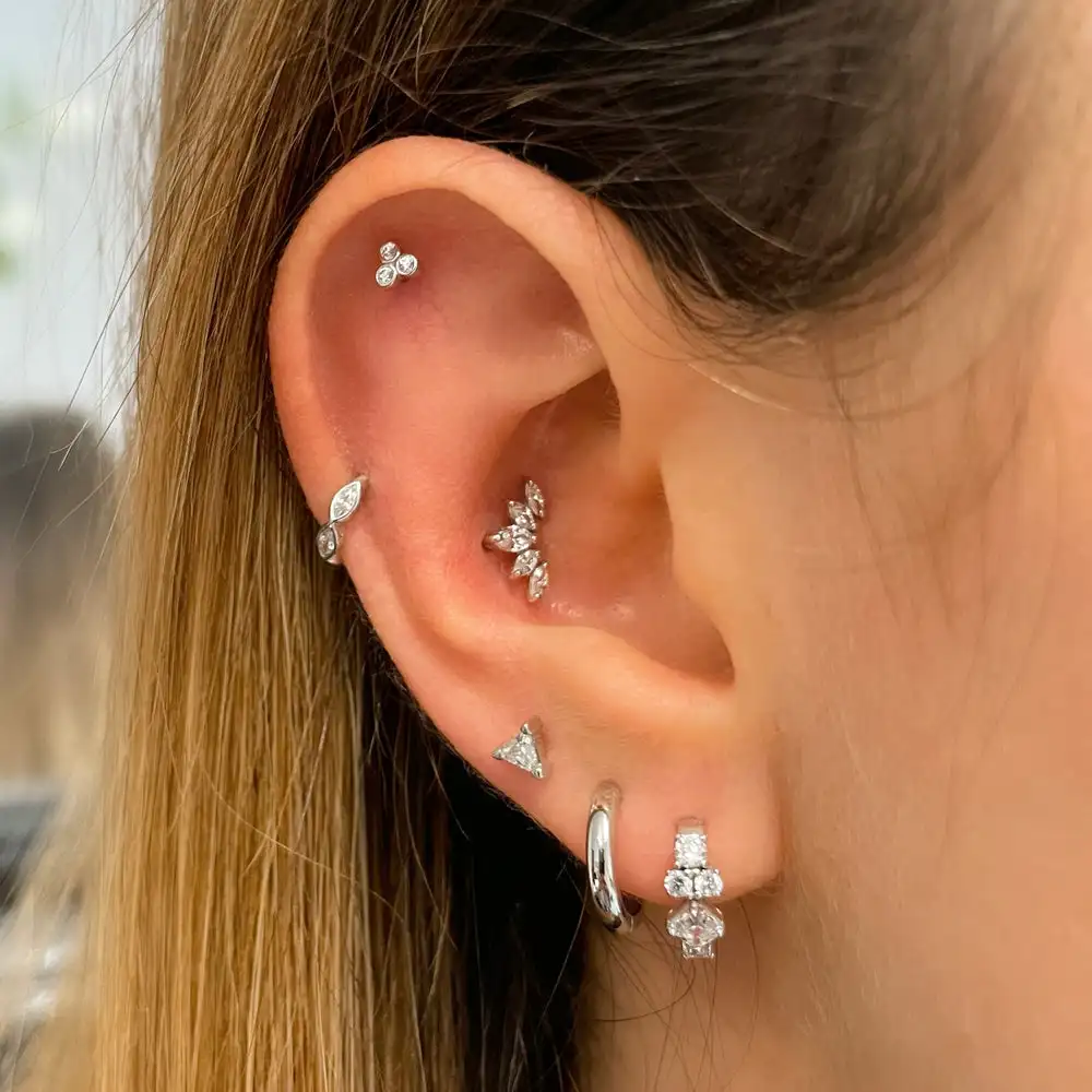 1PC Helix Piercing kolczyki kobiety Dainty krzyż serce korona cyrkonu ucha Tragus akcesoria do ciała biżuteria darmowa wysyłka KAE348-M — zdjęcie 3