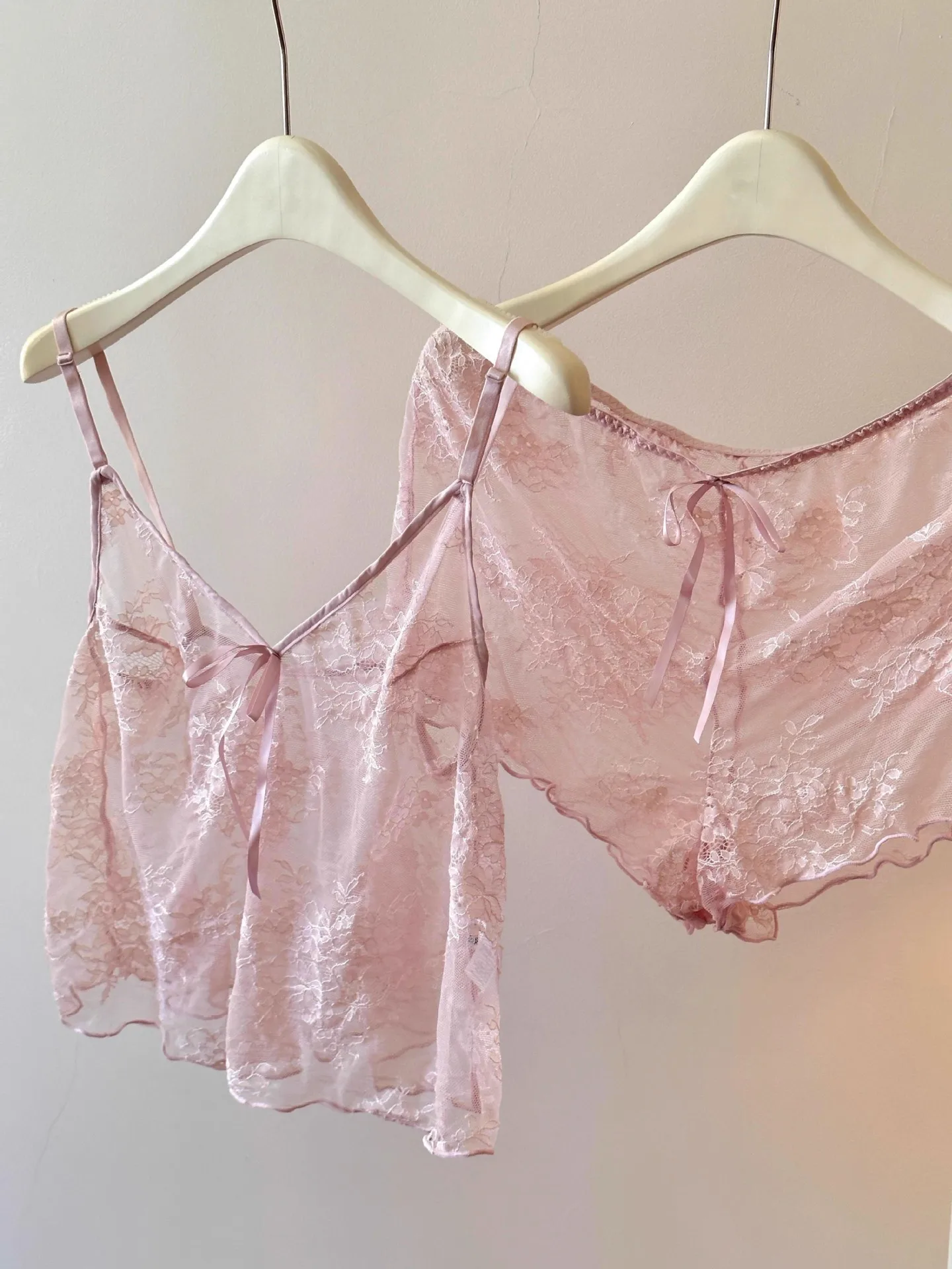 

2pcs French sexy camisole shorts lace underwear pajama set butterfly pink vest flat corner pants for women
