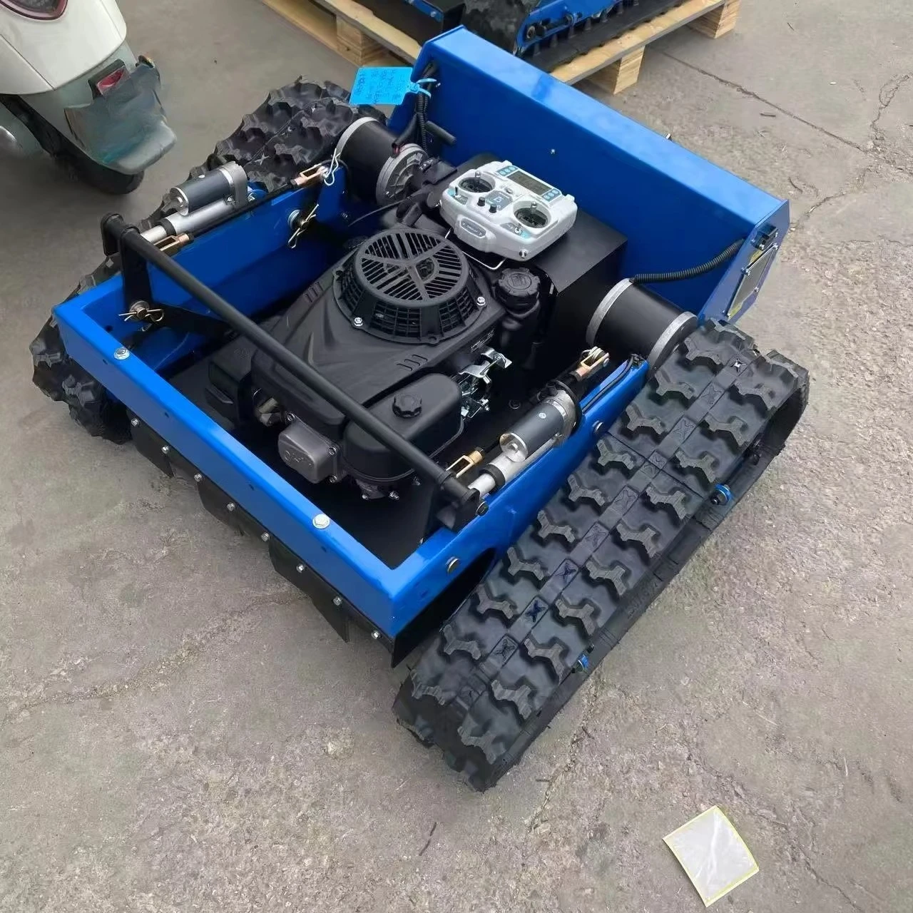 55cm Cutting Width Remote Control Reel Mower Garden Crawler Petrol Lawn Mower CE ISO Certified - view 2