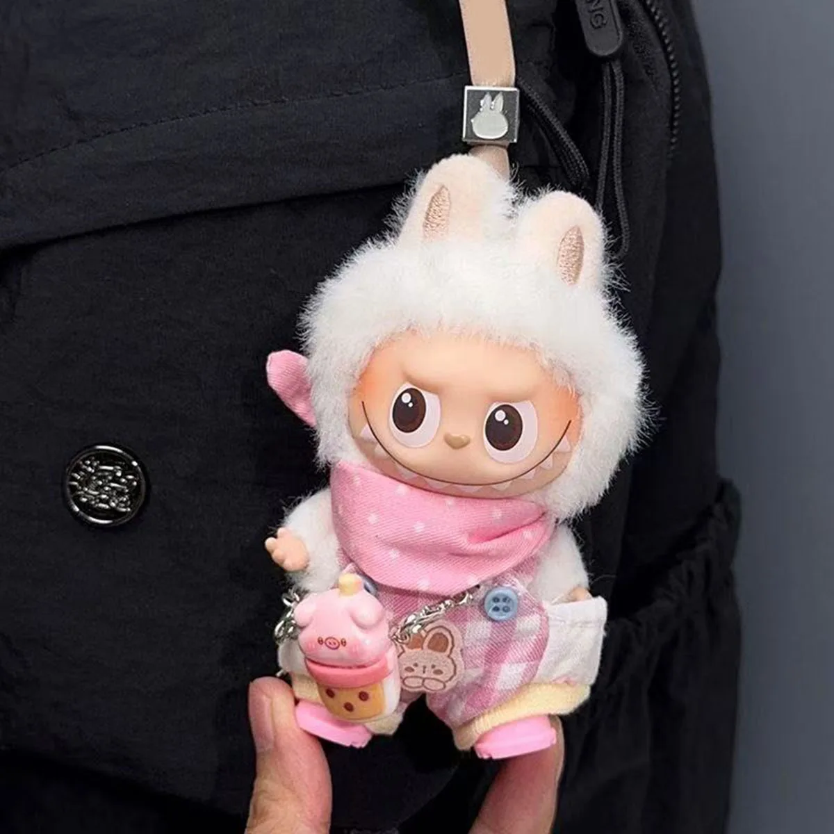 [بدون دمية] ملابس دمى قطيفة لـ Mini Labubu 4.0 Pin لسلسلة الحب مريلة وردية لطيفة منقوشة مجموعة إكسسوارات دمي هدايا