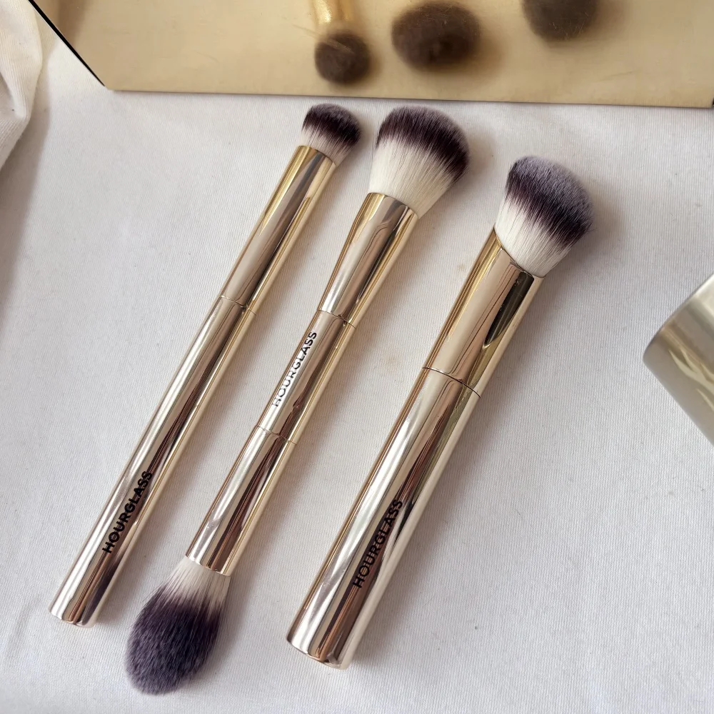 مجموعة فرش مكياج أساسية من الساعة الرملية، مجموعة فرش مستحضرات التجميل من Gold Dragon Foundation Concealer Highlight Blush