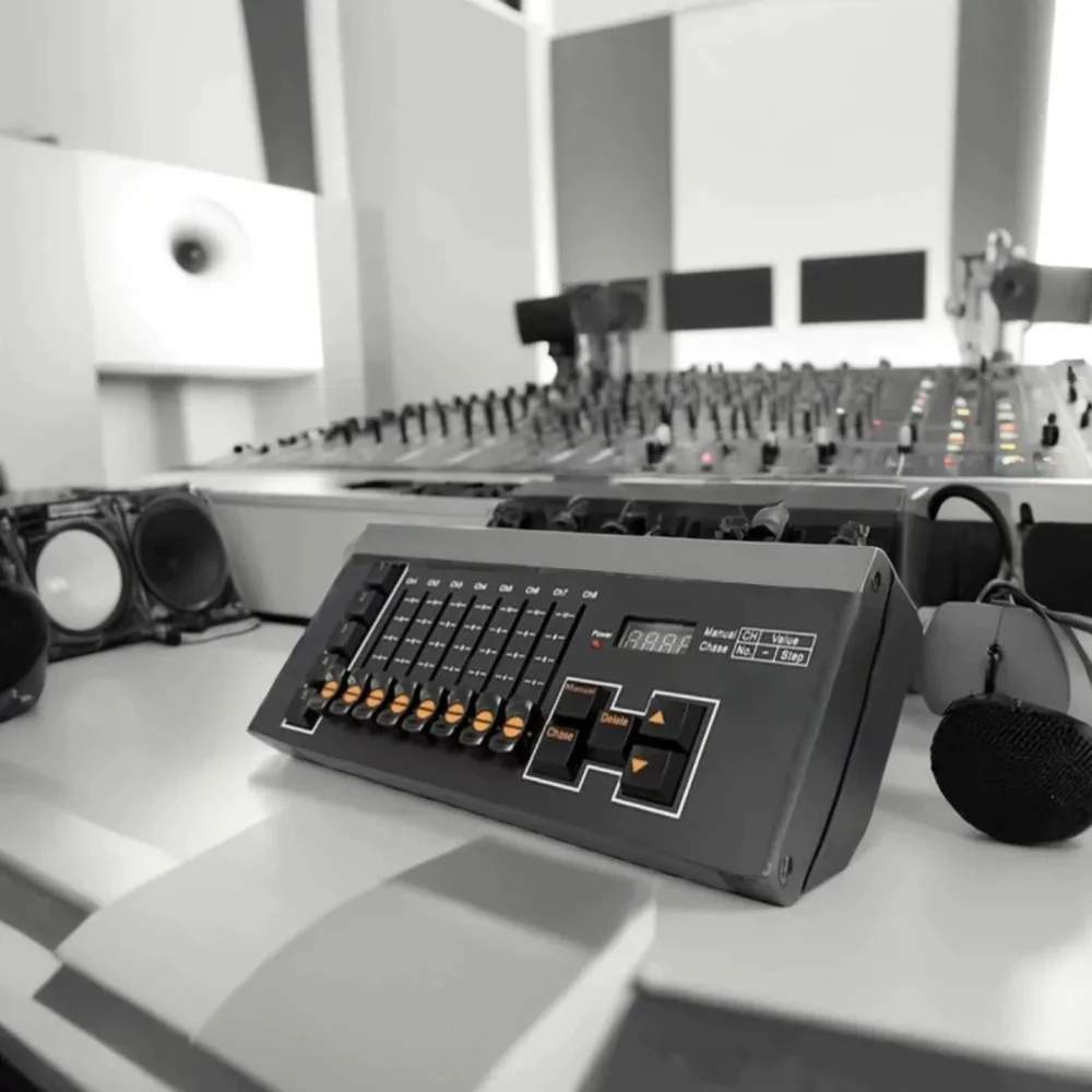 Stage Lights Mini DMX Console DMX512 Machine LED Moving Head Lighting Controller Battery Powered For Wedding Wireless LED Par