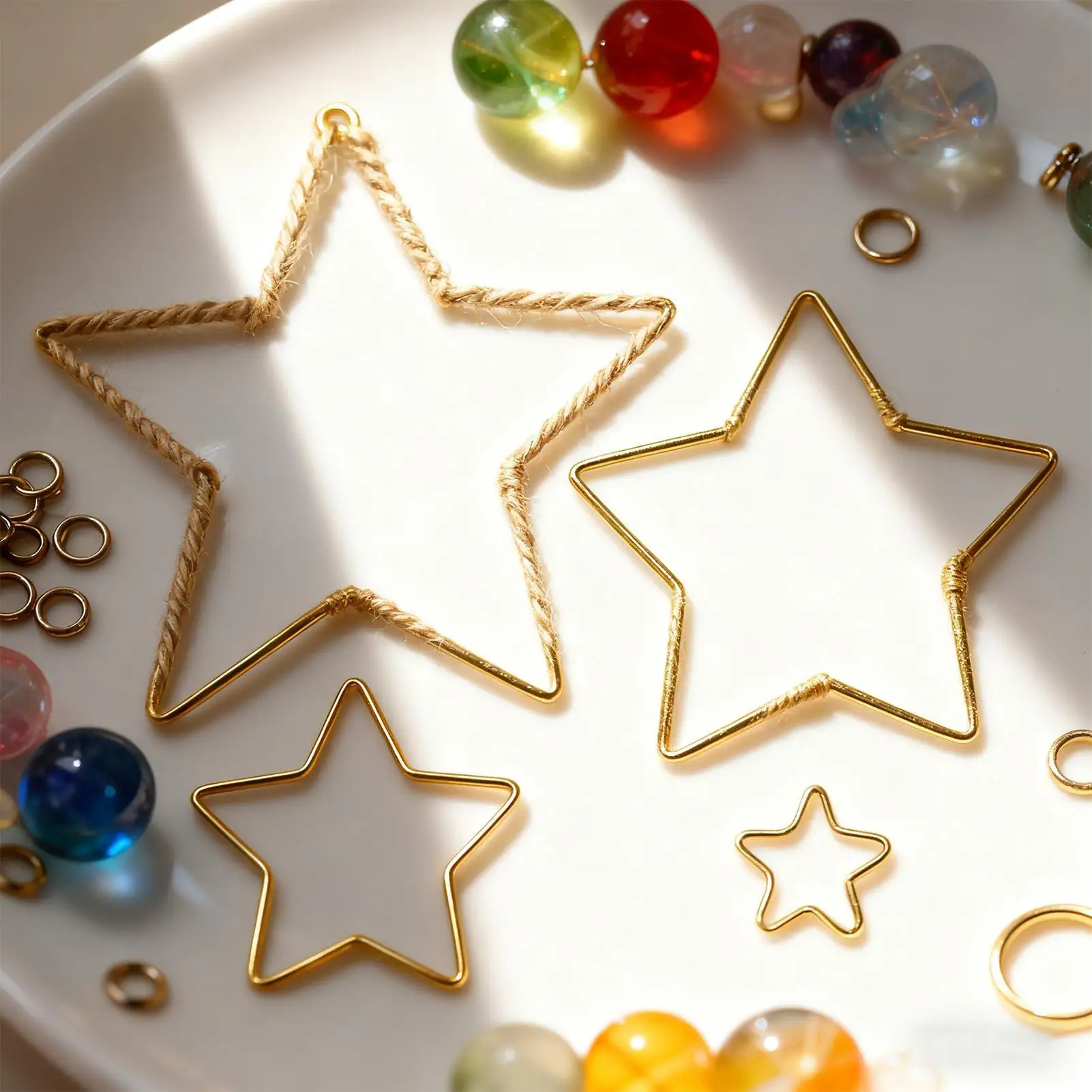 วงแหวนมาคราเม่ 4 ชิ้น จี้รูปพระจันทร์และหัวใจสีทอง วงกลมโลหะรูปดาวห้าแฉกสำหรับตกแต่งบ้านในเทศกาลคริสต์มาสและงานศิลปะ