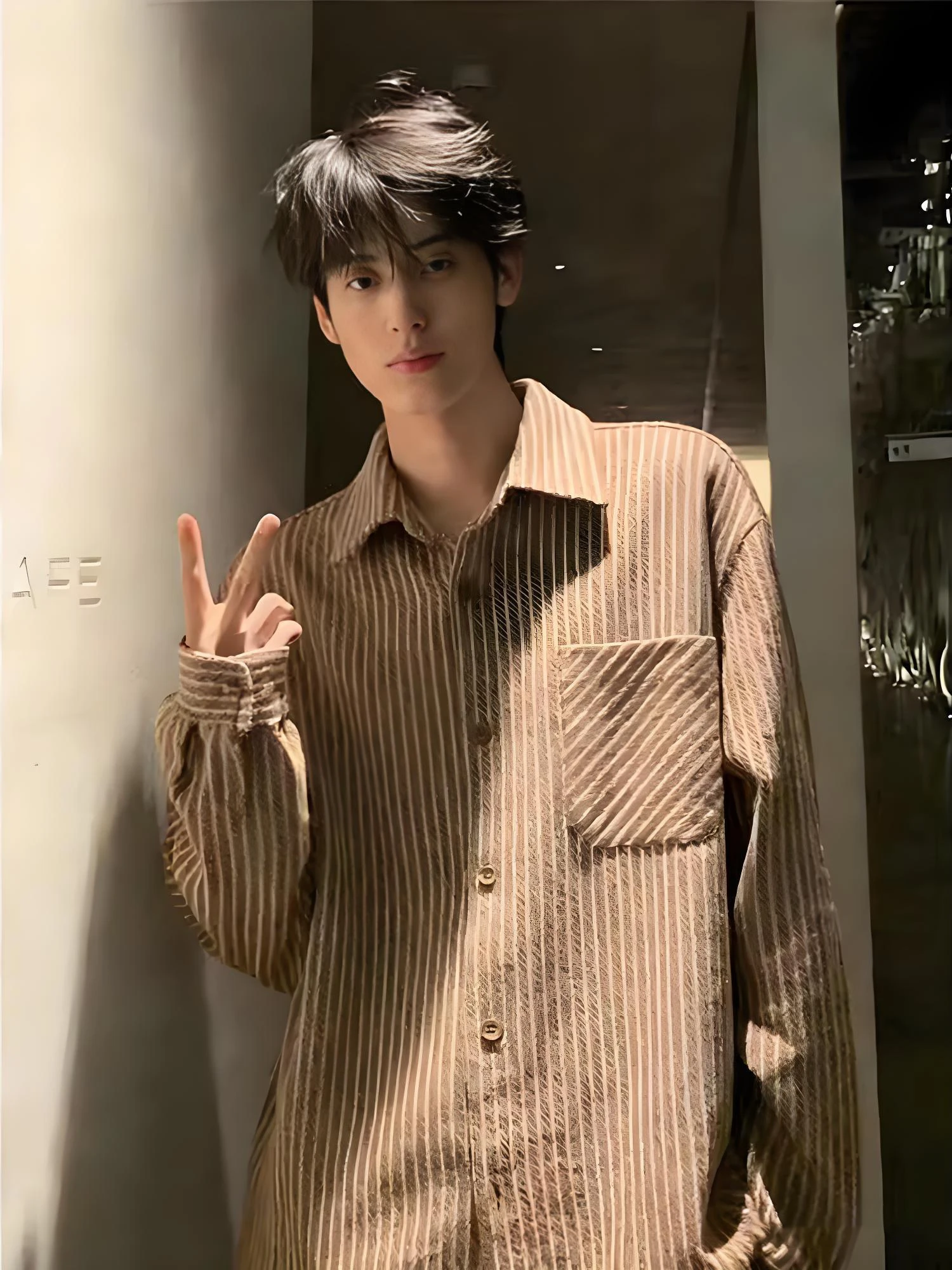 

Мужская рубашка с длинным рукавом в полоску цвета хаки, новая весенняя модель, повседневная, свободного кроя, в американском ретро-стиле, с воротником, молодежная, на каждый день, модная