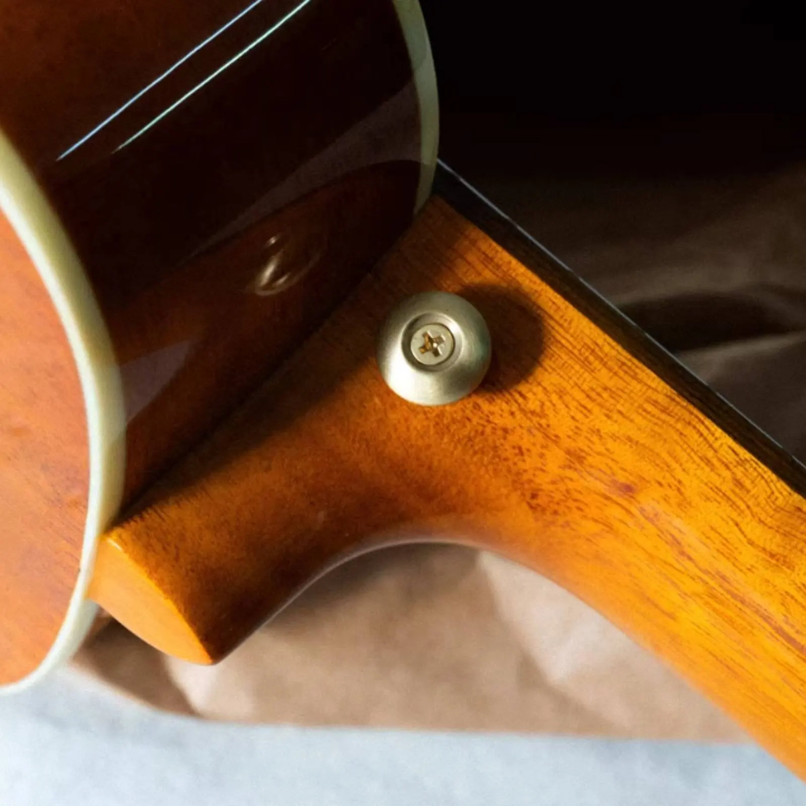 

Guitar Strap Button Anti-Oxidation Finish Brass Strap Pin for Guitarists